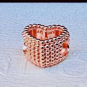 Authentic pandora  Rose gold charm comes with dust bag 🌺🍄🌺🍄🌺🍄